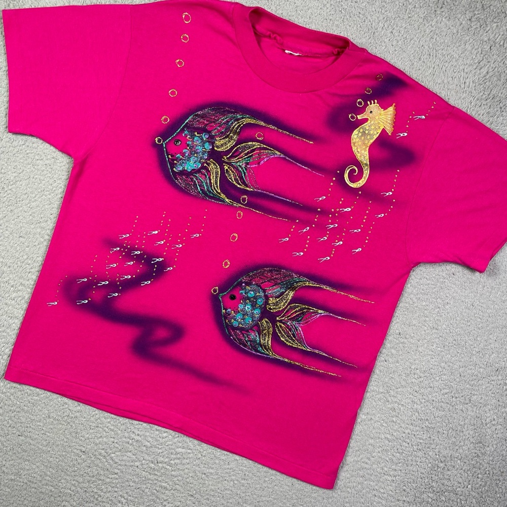 Vintage 90s fish animal T-shirt